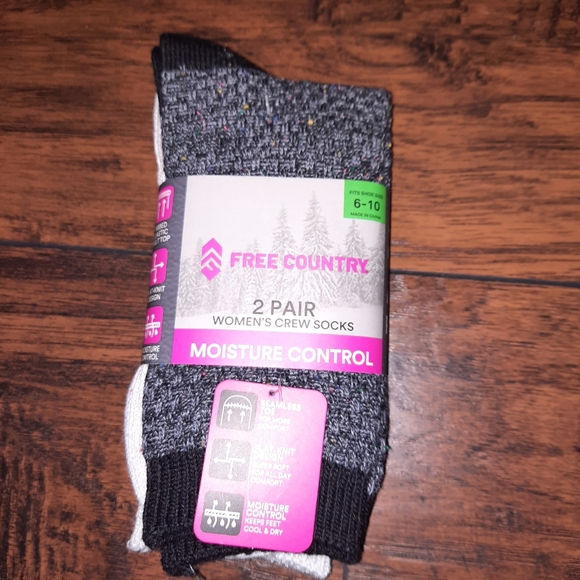 Free Country 2pair Crew Socks Size 6-10 - Picture 1 of 2